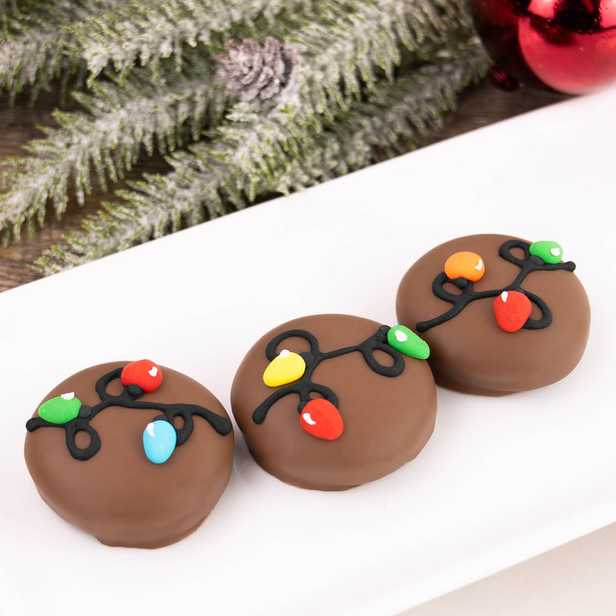 Milk Chocolate Christmas Light Oreo Set