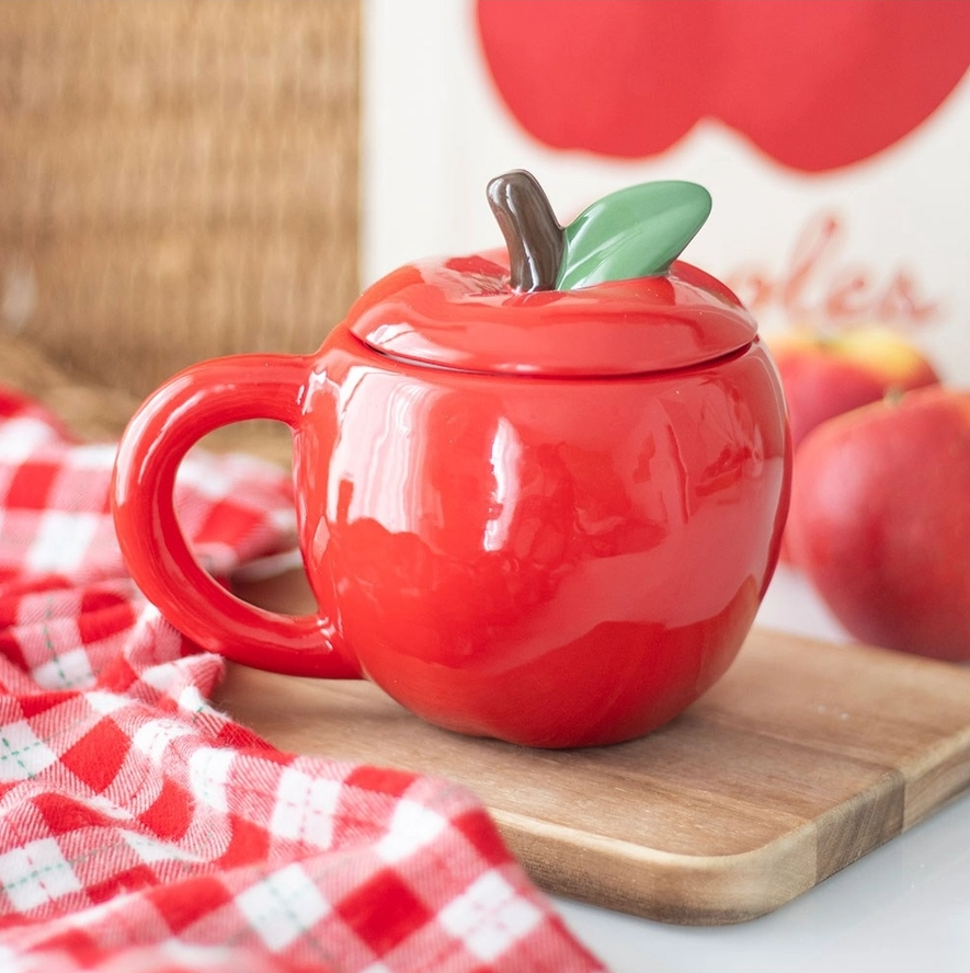 Lidded Apple Mug