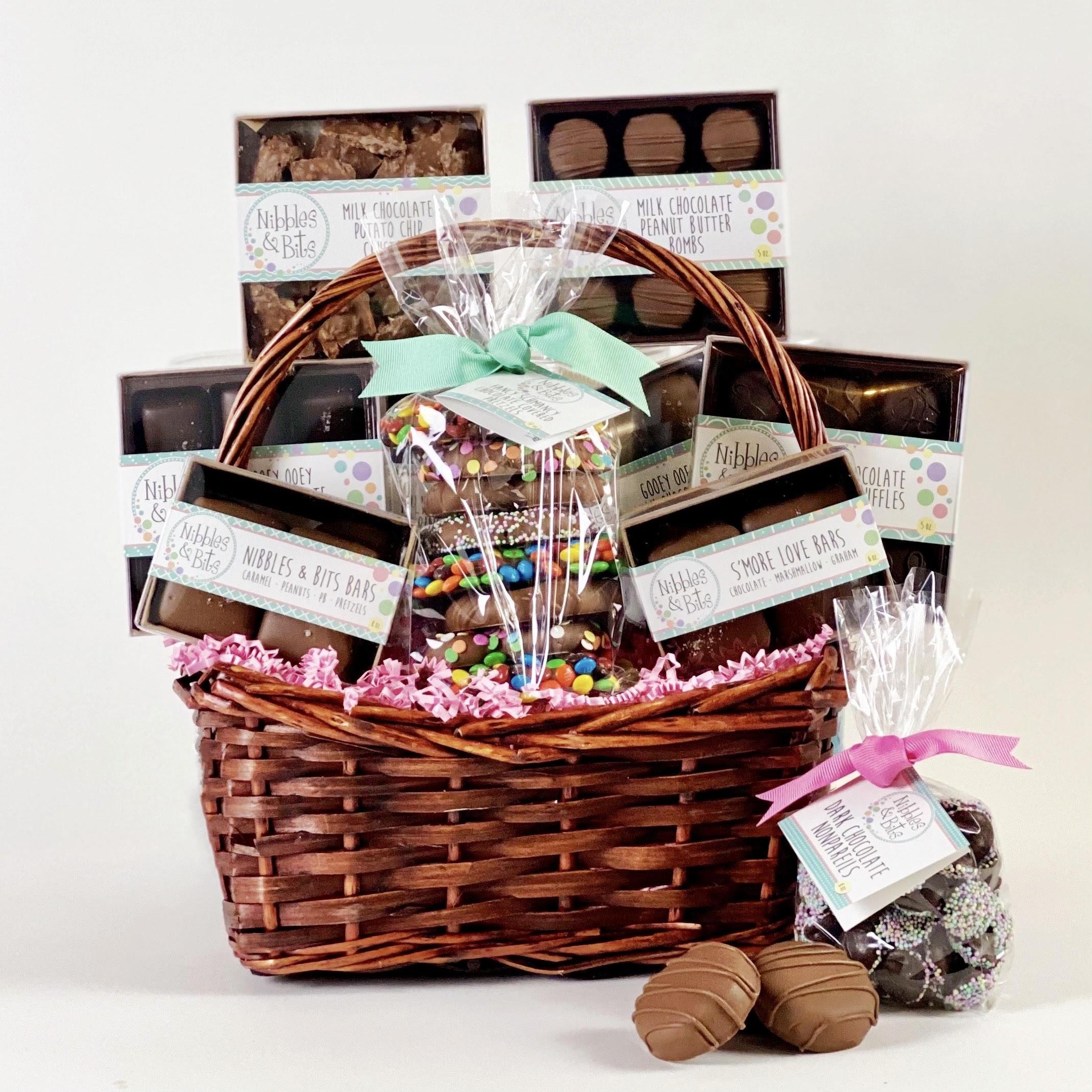 Send Yummy Snack Gift Basket Online - GAL22-103681 | Giftalove
